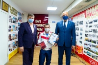 Гурьевские тяжелоатлеты отмечены наградами и денежными сертификатами